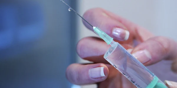 vaccin in seringa jpeg