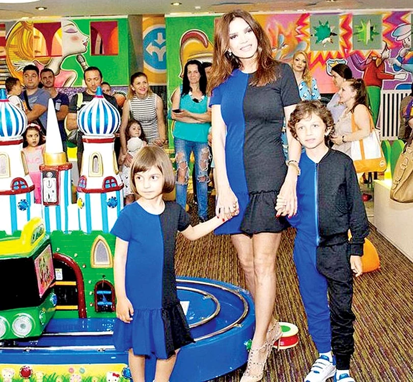 Cristina Spătar alături de Aida și Albert