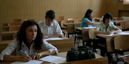 examen bacalaureat 2007   liceul gh lazar   elevi lm 0014 jpeg