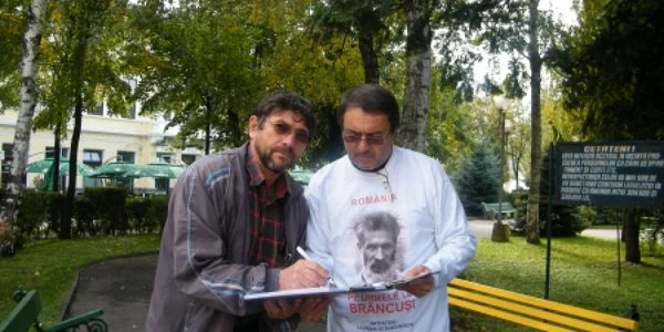 Acţiunea de strângere de semnături va avea loc şi mâine