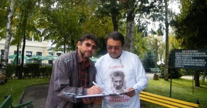 Acţiunea de strângere de semnături va avea loc şi mâine