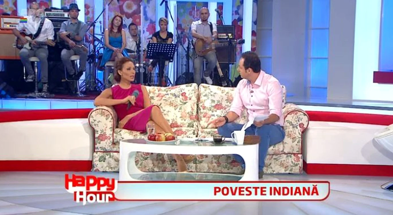 Iulia Vântur i-a povestit lui Măruţă cum a fost în concediul pe care l-a petrecut în India (captură: PRO TV)