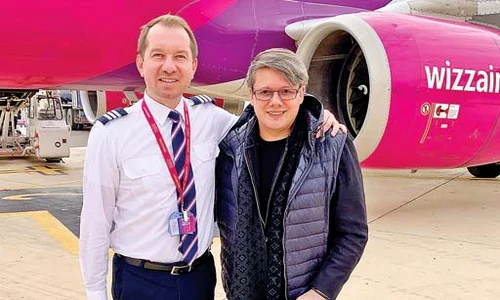 Mihai Sturzu, alături de Fuego  Fostul solist de la Hi Q s a făcut pilot după ce a renuțat la muzică jpeg