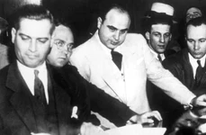 S U A sub teroarea crimei mafiote jpeg