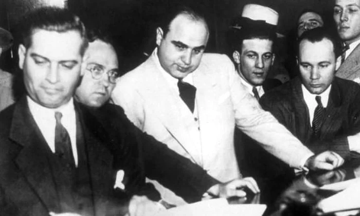 S U A    sub teroarea crimei mafiote jpeg