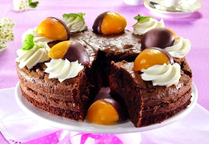 Pentru cei care-și vor sărbători onomastica în câteva zile le-am pregatit un tort deliciosclickpoftabuna.ro