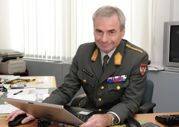 Generalul austriac Wolfgang Wosolsobe a fost numit marţi, 28 mai, de Consiliul Militar al UE, ca director general al Statului Major Militar al Uniunii Europene.