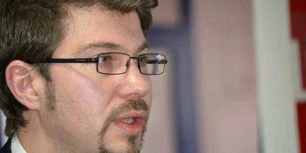 Deputatul Cosmin Necula vrea să fie suportată creşterea preţului la apă