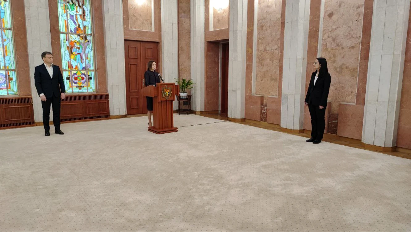 Cristina Gherasimov a depus jurământul în calitate de viceprim-ministru. FOTO: Info1.md