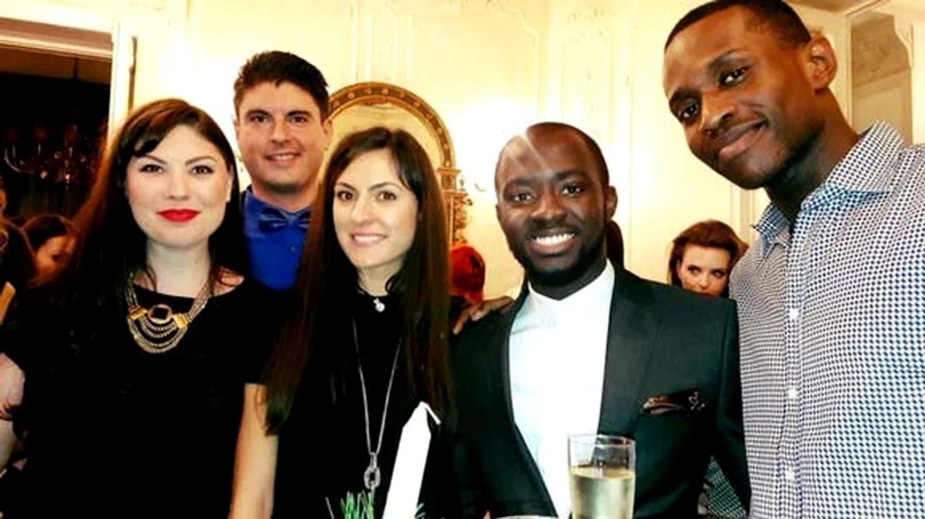 Tobi şi Michel s-au simţit în largul lor la petrecere şi au făcut fotografii cu cei prezenţi, printre care tenorul Oliver Popa, Allma Somkereki şi Corina Stoicescu