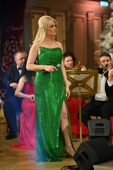 Renumita soprană Iana Novac (42 de ani) a susținut pe 27 decembrie, în a treia zi de Crăciun, un super concert