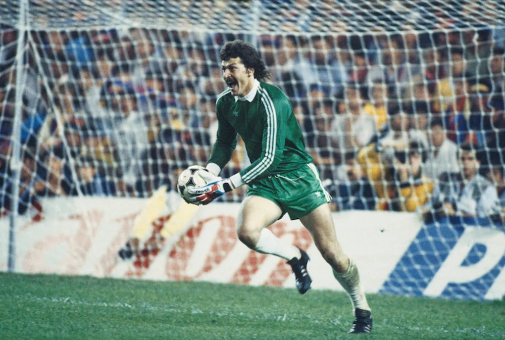 1 aprilie: Ziua în care s-a născut legendarul portar Helmut Duckadam, „eroul de la Sevilla“