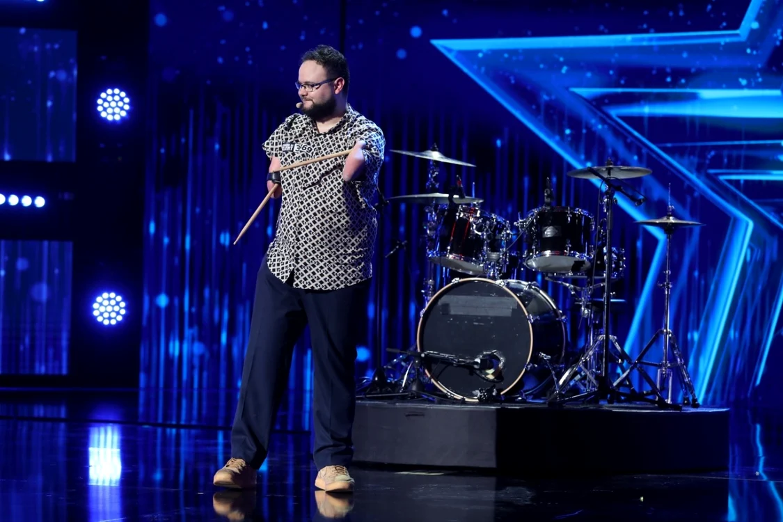 Cornel Hrişcă Munn nu are mâini, dar cântă la tobe şi a uimit la „Românii au talent“ FOTO Pro TV