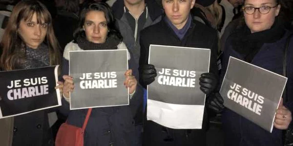 Atentat terorist in Franta. Francezii ies in strada FOTO Facebook/ Soutien à Charlie Hebdo