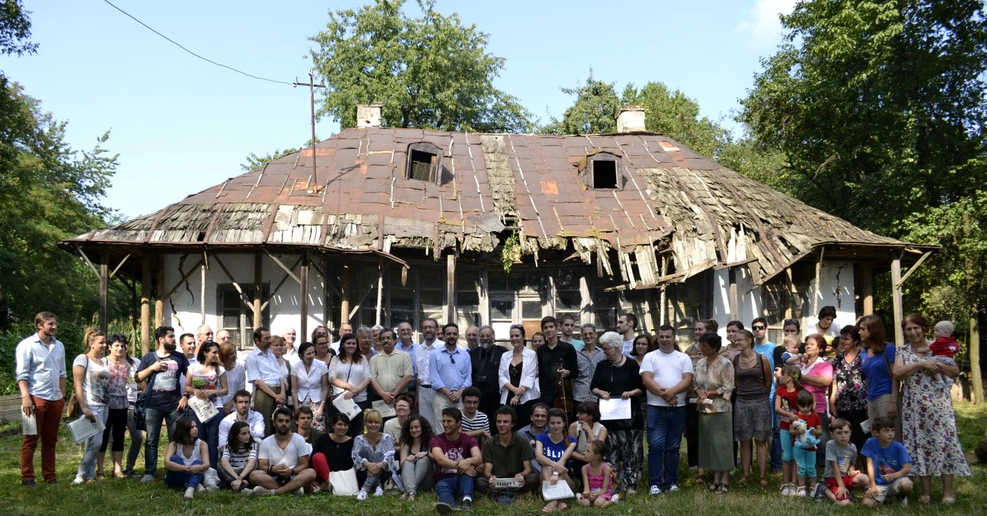 Voluntarii care au făcut minuni la Mihăileni salvând casa unde Enescu a compus una dintre capodoperele sale FOTO Ordinul Arhitecţilor din România