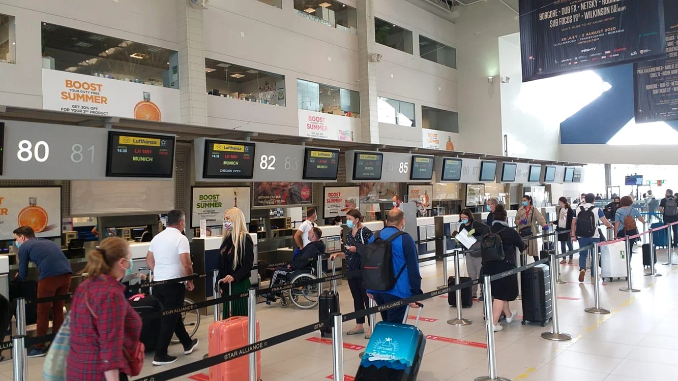 
    Aeroportul Otopeni este din nou plin de pasageriFoto: CNAB  