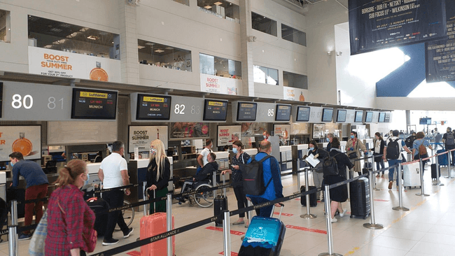 Aeroportul Otopeni SURSĂ Arhiva Adevărul