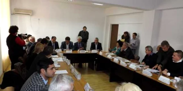 consilieri locali in sedinta la turnu severin FOTO Corina Macavei 