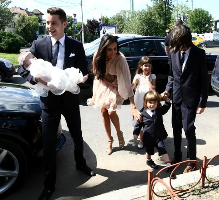 Adi Sână şi Anca Serea au patru copii simpatici