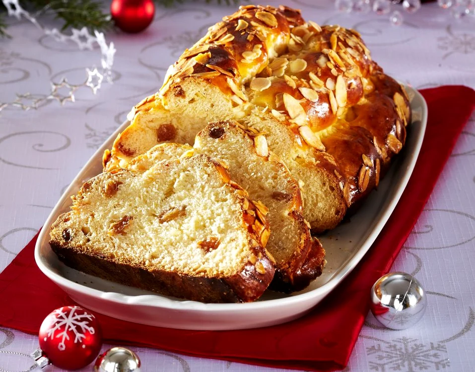 cozonac cu stafide jpeg