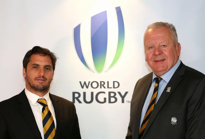 
    Agustin Pichot și Bill Beaumont se luptă pentru șefia World RugbyFoto: Guliver / GettyImages  