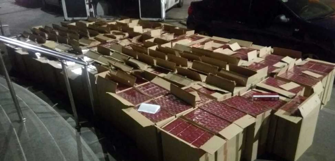 Poliţiştii au confiscat ţigările de contrabandă. FOTOArhivă.
