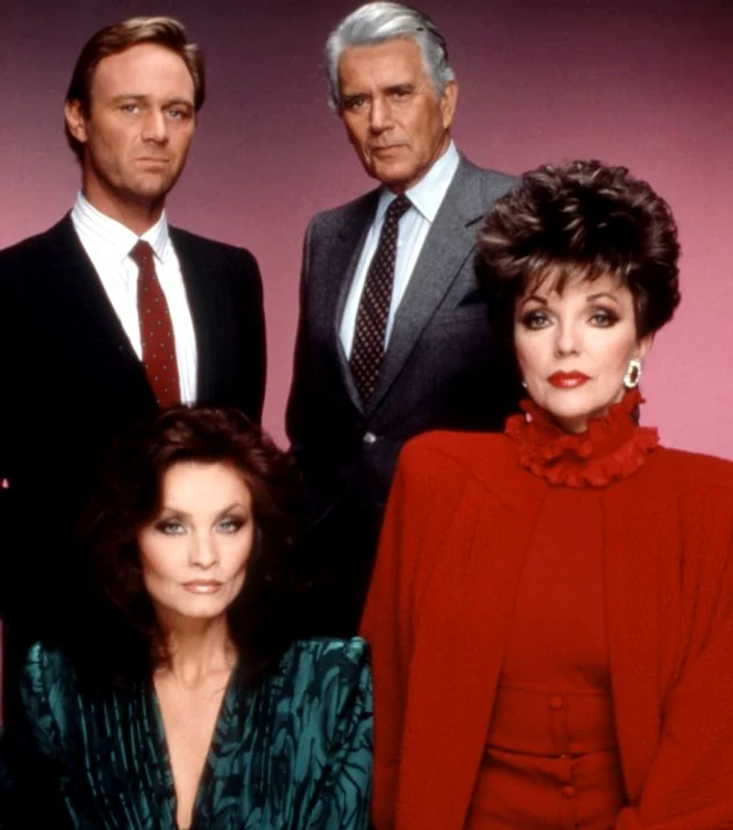 
    Kate O'Mara (stânga), alături de Joan Collins, John Forsythe şi Cristopher Cazenove în «Dinastia»  