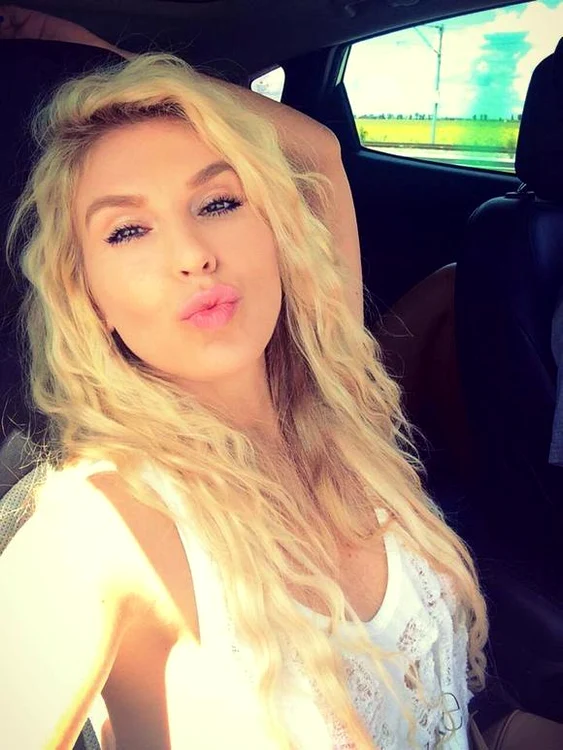 
    Corina este una dintre apariţiile cele mai fierbinţi, de fiecare datăFoto: Arhivă personală  