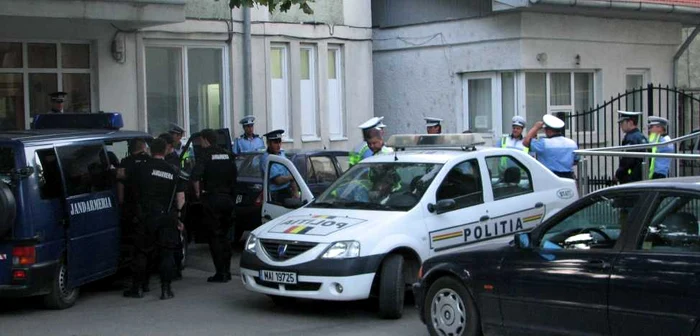 Botoşani: 11 poliţişti îşi vor pierde locurile de muncă