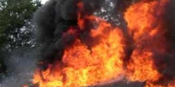 UPDATE Incendiul din Crângaşi a fost stins
