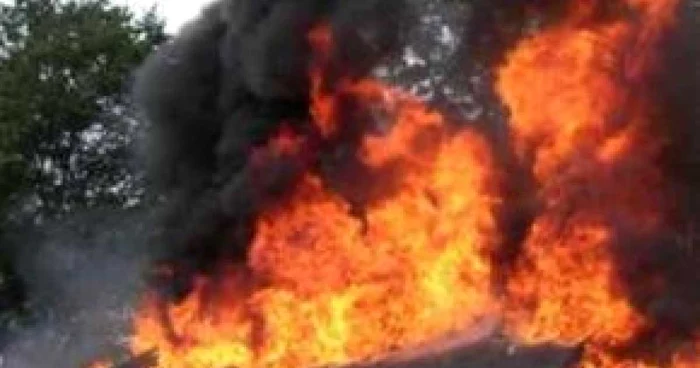 UPDATE Incendiul din Crângaşi a fost stins
