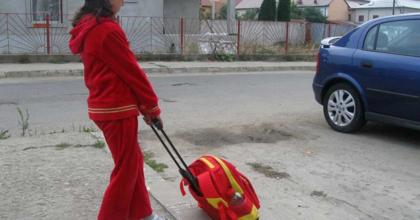 Târgovişte: Adio ghiozdan, bun venit troller