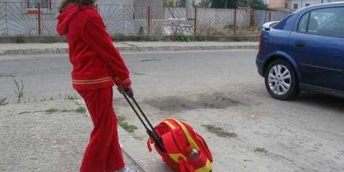 Târgovişte: Adio ghiozdan, bun venit troller