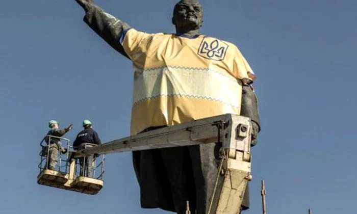 Ucraina a înlăturat toate monumentele cu Lenin de pe teritoriul pe care îl controlează jpeg