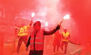 Au avut loc ciocniri între  poliție și protestatari în  mai multe orașe din țară jpeg