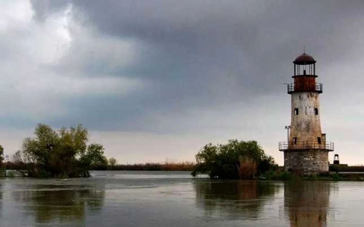 Cele mai frumoase locuri din Delta DunÄrii. VacanÅ£Ä printre nuferi, stejari seculari, lotci Åi pelicani