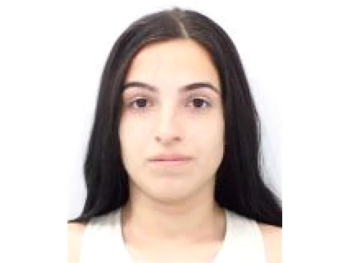 Tânăra dispărută. Polițistii cer ajutorul cetatenilor - FOTO Poliția Capitalei