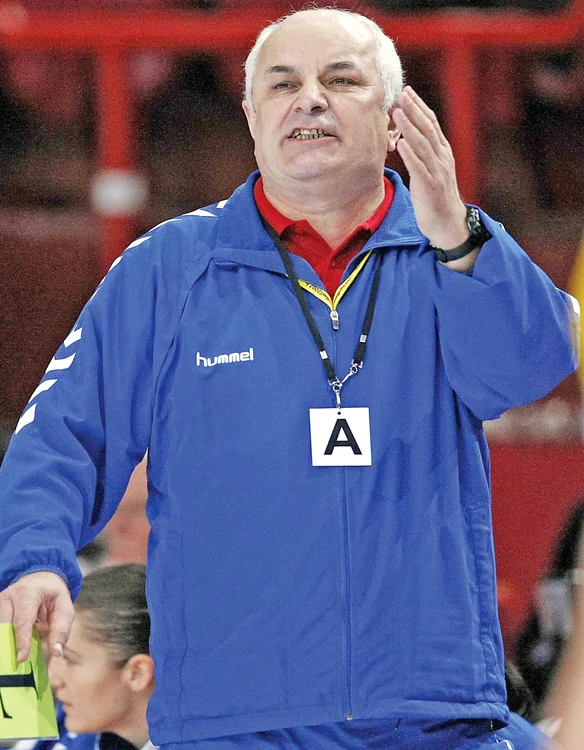 
    Tadici a înştiinţat  federaţia că  renunţă la  naţională  