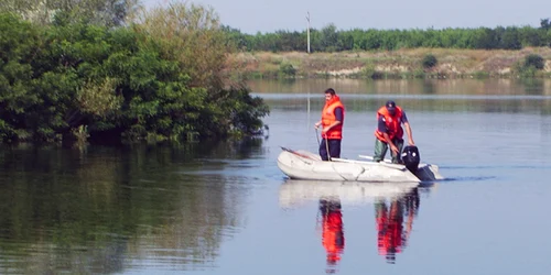 Canalul unde a dispărut tânărul are o lungime de 30 de metri şi cinci metri adâncime