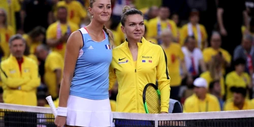 Fed Cup Franţa România partida dintre Kristina Mladenovici şi Simona Halep FOTO EPA/EFE / Christophe Petit Tesson