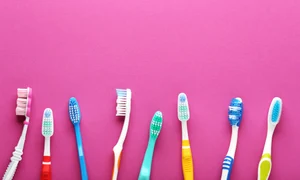 Nu schimbi periuta de dinti la trei luni  Sursa foto shutterstock 1016965924 jpg