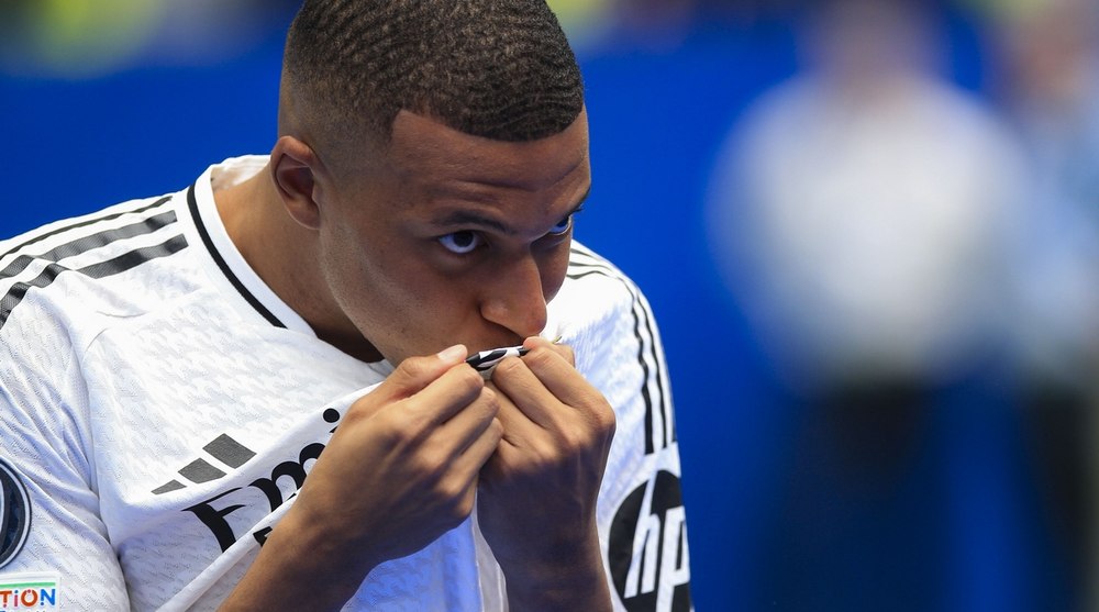 Kylian Mbappe bea apă din România. Imaginea cu care se laudă un cunoscut antreprenor local 