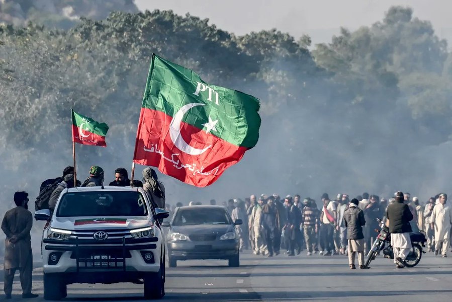 Patru paramilitari au fost ucişi la Islamabad de susținătorii lui Imran Khan