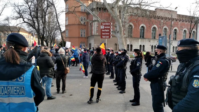 Forţele de ordine au blocat centrul Timişoarei FOTO Ş.Both