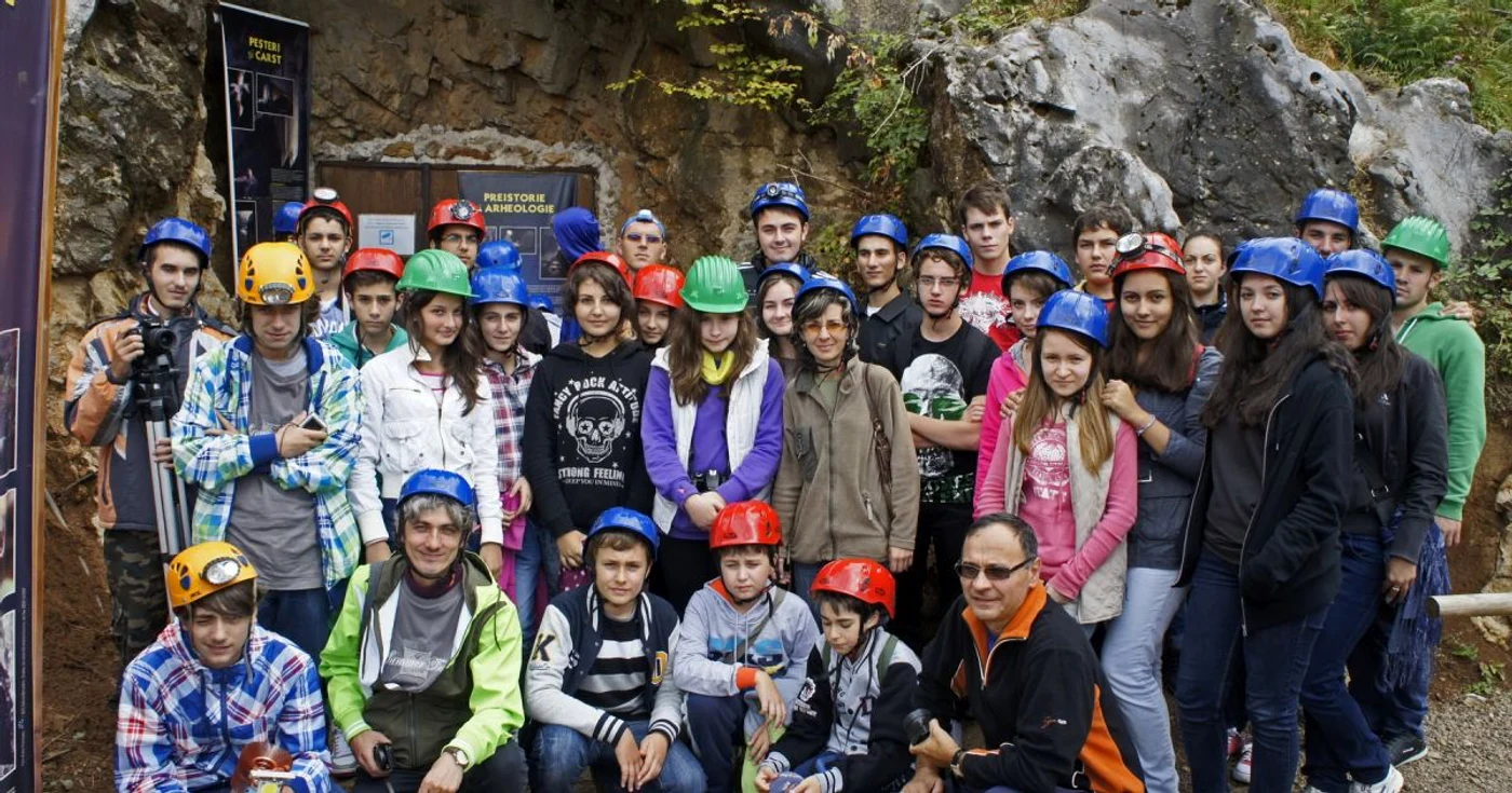 Persoanele cu handicap care nu au mai beneficiat de un astfel de program în anii anteriori vor avea prioritate le selecţie   FOTO   arhivă
