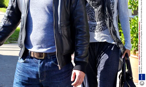 Halle Berry and Olivier Martinez out and about in Los Angeles, America   22 Nov 2012 jpeg