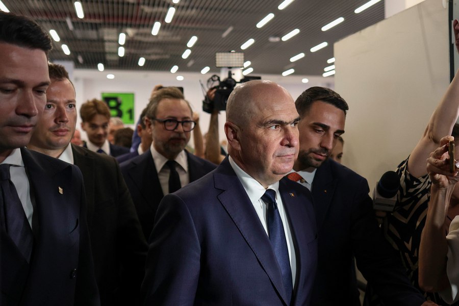 Ședință PNL înaintea votului pentru noul guvern. La Parlament a ajuns și Siegfried Mureșan: „Voi prezenta viziunea noastră pentru România”