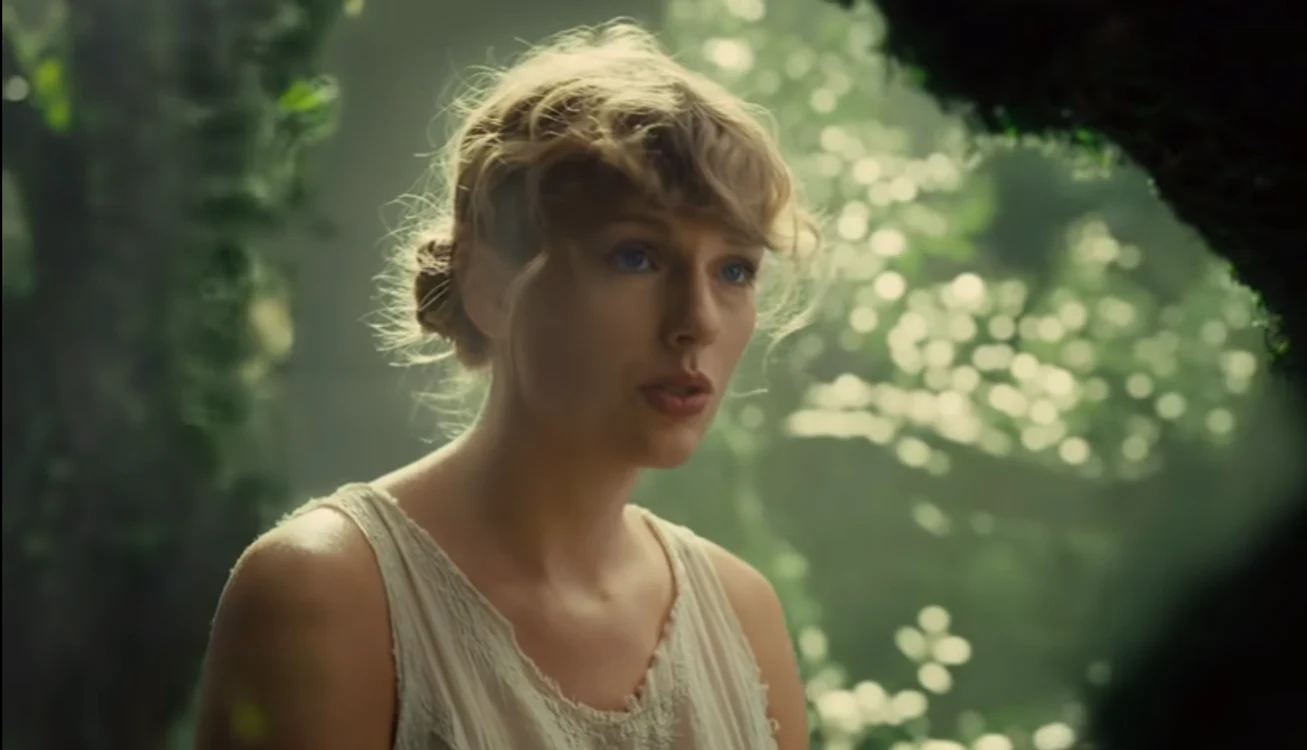 Taylor Swift este acuzată că a plagiat versurile piesei „Shake It Off”