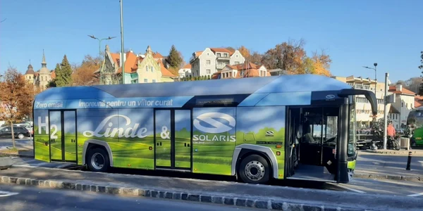 Autobuz alimentat cu hidrogen în probe la Braşov FOTO Ioan Buciumar