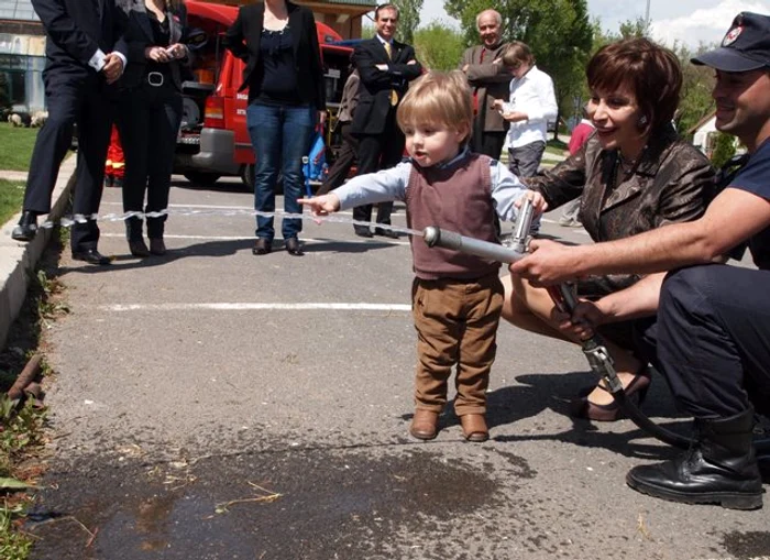 Micul prinţ a văzut cum se stinge un incendiu